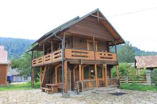 Гостевой дом Cottage u Yaremy Mykulychyn Микуличин-0