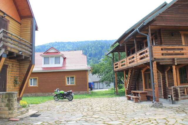 Гостевой дом Cottage u Yaremy Mykulychyn Микуличин-31